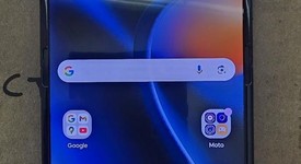 Good
													Motorola Razr (2025) - Unlocked, Blue, 256 GB, 8 GB, photo 1 of 8