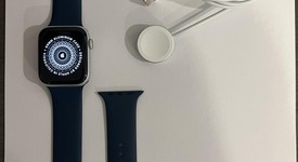 Good
													Apple Watch SE 1st Gen 44mm - Verizon, Silver, A2354 - Cellular, Aluminum, photo 2 of 2