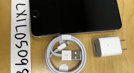 Fair
													Apple iPhone SE 2nd Gen 2020 - Unlocked, White, 64 GB, A2275, photo 2 of 8