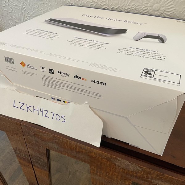 PlayStation 5 Standard Edition (2020) - 825 GB, White, Standard Edition