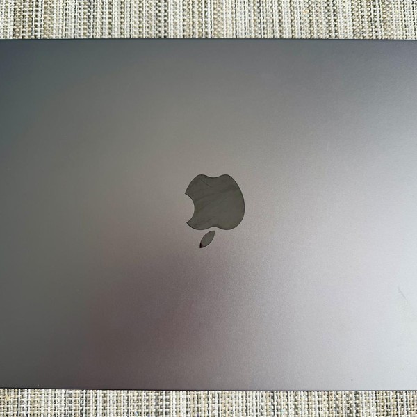 MacBook Pro 2023 - 14 inch - 512 GB, Gray, 16 GB, Apple M2 Pro 10-core