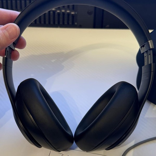 Beats Studio Pro - Black