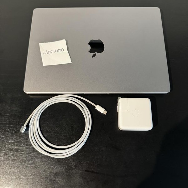 MacBook Pro 2021 - 14 inch - 512 GB, Silver, 16 GB, Apple M1 Pro 8-core
