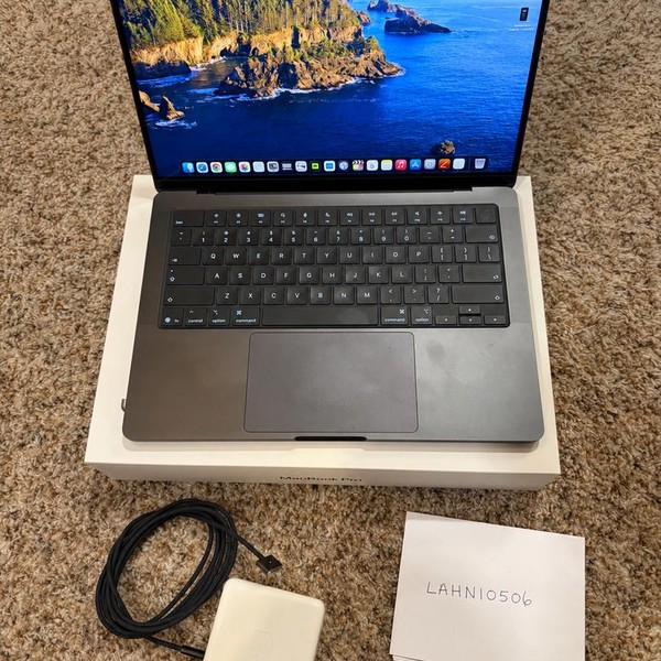 MacBook Pro 2026 - 14 inch (M5) - 2 TB, Space Black, 24 GB, Apple M5 Pro 18-core (20-core GPU), Standard Display