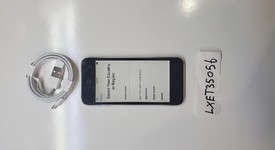 Good
													Apple iPod Touch 6th Gen - Wi-Fi, Silver, 64 GB, photo 1 of 2