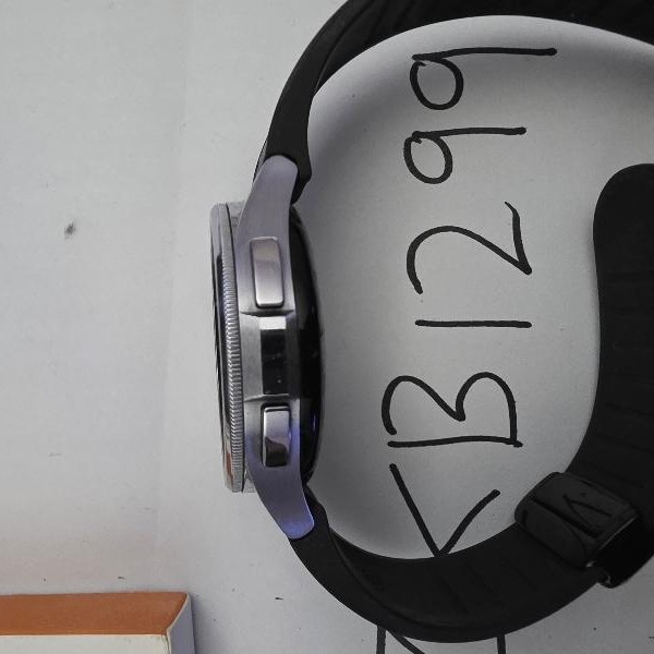 Samsung Galaxy Watch6 - Unlocked, Silver, 44mm