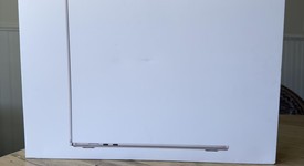 New
													MacBook Air 2025 (M4) - 15" - Apple M4, Starlight, 256 GB, 16 GB, photo 2 of 7