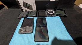 Good
													Motorola Razr Ultra (2025) - Unlocked, PANTONE Scarab, 1 TB, 16 GB, photo 2 of 13
