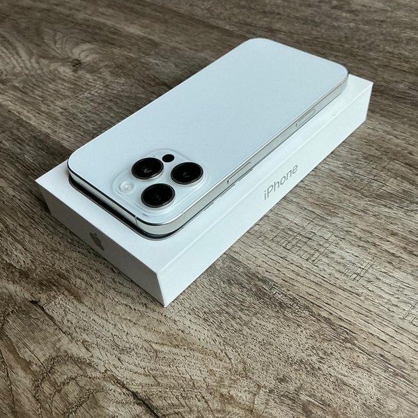 Apple iPhone 16 Pro Max - Unlocked, 256 GB, White, A3084