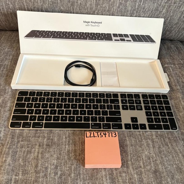 Apple Magic Keyboard - Touch ID and Numeric Keypad - Black