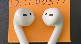 Used
													Apple AirPods 2nd Gen - Lightning Case, photo 5 of 5