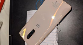Mint
													OnePlus 7 Pro - Unlocked Non-US, Almond, 256 GB, 8 GB, GM1913, photo 3 of 8