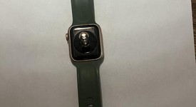 Good
													Apple Watch SE 1st Gen 40mm - Gold, A2351 - GPS, Aluminum, photo 5 of 7