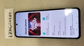 Good
													Motorola Razr (2025) - TracFone, Green, 256 GB, 8 GB, photo 3 of 4