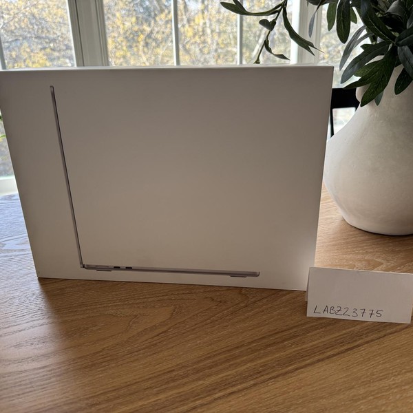MacBook Air 2025 (M4) - 13 inch - 256 GB, Silver, 16 GB, Apple M4