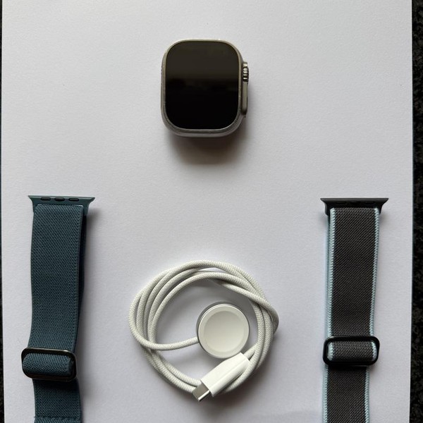 Apple Watch Ultra 49mm - Unlocked, Titanium, A2622