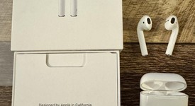 Used
													Apple AirPods 1st Gen - Lightning Case, photo 2 of 7