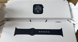 New
													Apple Watch SE 2nd Gen 40mm - Midnight, A2722 - GPS, Aluminum, photo 3 of 7