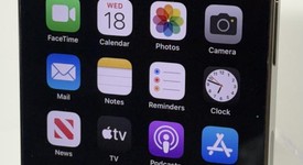 Good
													Apple iPhone 14 Pro - Unlocked, Gold, 128 GB, A2650, photo 3 of 11