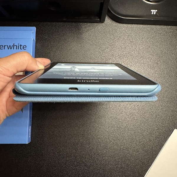 Amazon Kindle Paperwhite 10th Gen - Amazon, 8 GB