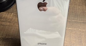 Good
													Apple iPhone Xs - Unlocked Non-US, Silver, 256 GB, A2097, photo 2 of 7