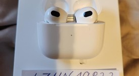 Used
													Apple AirPods 3rd Gen - MagSafe Case, photo 2 of 7