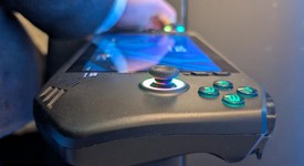 Mint
													MSI Claw 7 AI Plus - Black, 512 GB, 32 GB, photo 3 of 12