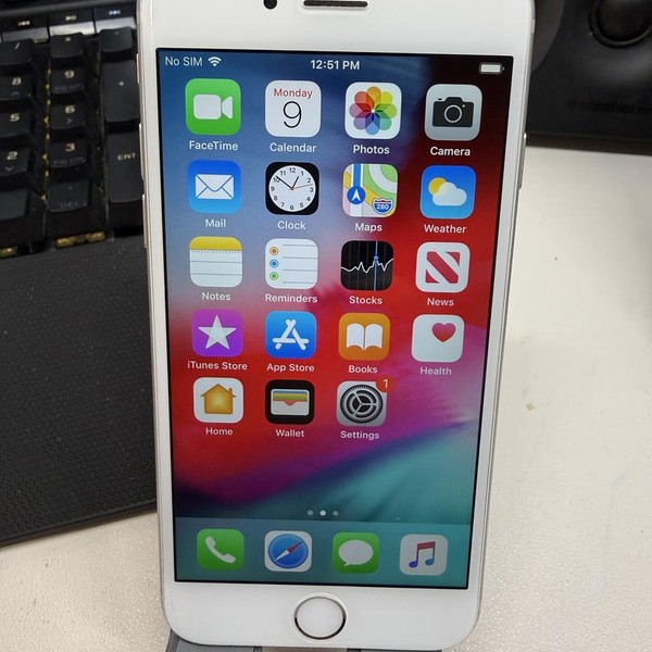 Apple iPhone 6 - Unlocked, 64 GB, Silver, A1549