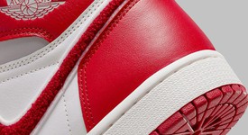 New
													Jordan 1 Retro High OG Varsity Red (Women's) - 8.5, photo 5 of 8