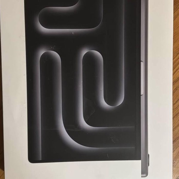 MacBook Pro Late 2023 (M3) - 14 inch - 1 TB, Gray, 8 GB, Apple M3, 10-core GPU