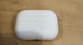 Used
													Apple AirPods Pro 2 - Lightning, photo 4 of 4