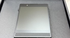 Mint
													Light Phone 3 - Unlocked, Black, 128 GB, 6 GB, photo 4 of 7