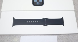 New
													Apple Watch SE 2nd Gen 44mm - Midnight, A2723 - GPS, Aluminum, photo 1 of 5