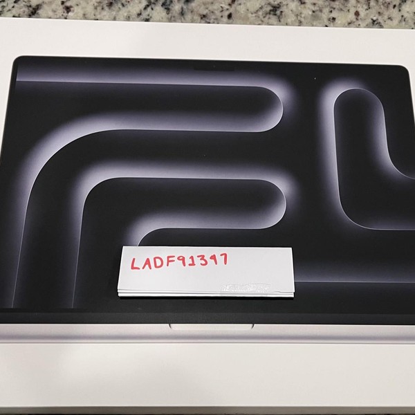 MacBook Pro 2026 - 16 inch (M5) - 2 TB, Silver, 64 GB, Apple M5 Max 18-core (40-core GPU), Standard Display