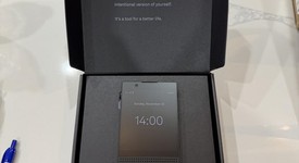 Mint
													Light Phone 3 - Unlocked, Black, 128 GB, 6 GB, photo 2 of 7