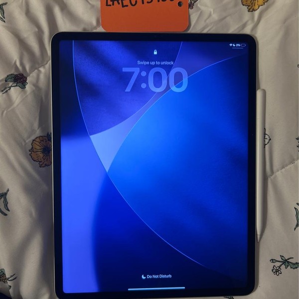 Apple iPad Pro 12.9 inch 6th Gen 2022 - Wi-Fi, 128 GB, Silver