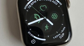 Good
													Apple Watch Series 6 44mm - Unlocked, Gold, A2294 - Cellular, Stainless Steel, photo 2 of 11