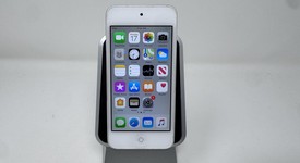 Good
													Apple iPod Touch 6th Gen - Wi-Fi, Silver, 32 GB, photo 1 of 6