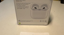 New
													Apple AirPods 3rd Gen - Lightning Case, photo 2 of 4