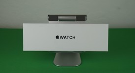 New
													Apple Watch SE 3rd Gen 44mm - Unlocked, Starlight, A3328 - Cellular, photo 2 of 4