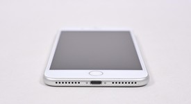 Good
													Apple iPhone 7 Plus - AT&T, Silver, 32 GB, 3 GB, A1784, photo 2 of 9