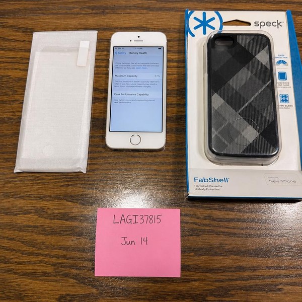 Apple iPhone SE 1st Gen 2016 - Unlocked, 32 GB, Silver, A1662