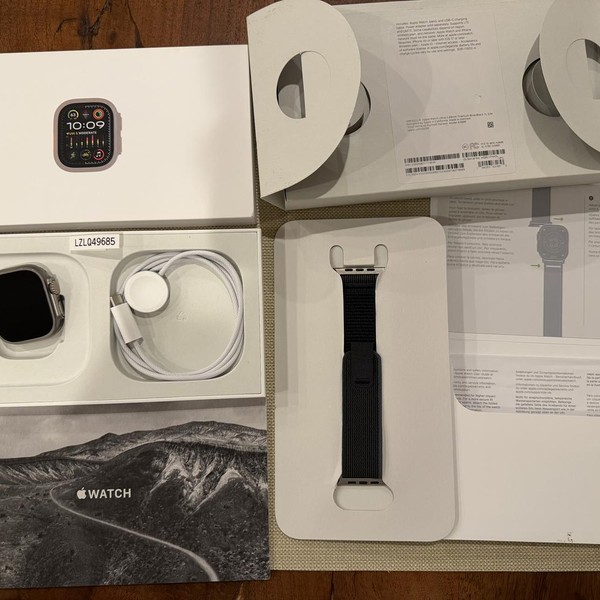 Apple Watch Ultra 2 49mm - Unlocked, Natural, A2986