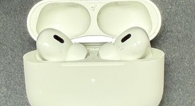 Used
													Apple AirPods Pro 2 - Lightning, photo 4 of 6
