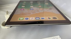 Good
													Apple iPad Pro 12.9" 2nd Gen 2017 - Wi-Fi, Silver, 512 GB, photo 3 of 6