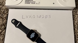 Mint
													Apple Watch SE 1st Gen 44mm - Unlocked, Gold, A2354 - Cellular, Aluminum, photo 1 of 7
