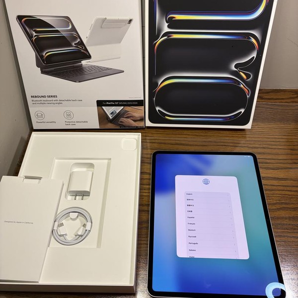 Apple iPad Pro 13 inch (M4) 2024 - Unlocked, 1 TB, Silver, 16 GB, A2926, Standard Glass