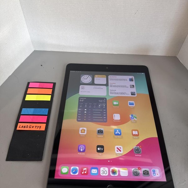 Apple iPad 9th Gen - Wi-Fi, Gray, 64 GB, A2602