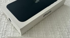 New
													Apple iPhone 13 - Metro by T-Mobile, Midnight, 128 GB, A2482, photo 3 of 6