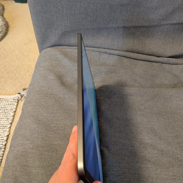 Apple iPad Air 5th Gen - Wi-Fi, 64 GB, Gray, A2588